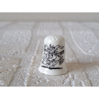 Postbode achtervolgd door een hond vingerhoedje