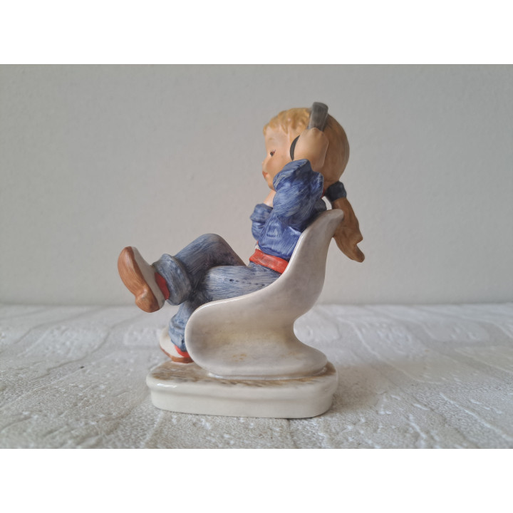 Meisje met koptelefoon Jodays children 1978 Goebel Collections 10-712-14 - Verzamelobjecten