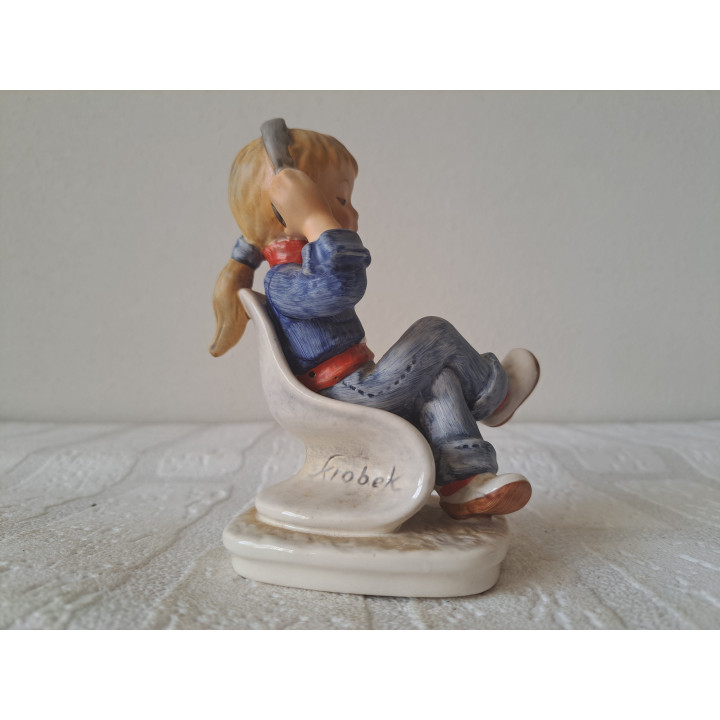 Meisje met koptelefoon Jodays children 1978 Goebel Collections 10-712-14 - Verzamelobjecten