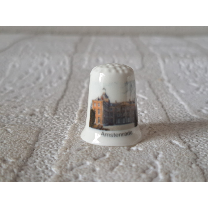 Kasteel Amstenrade in de gemeente Beekdaelen vingerhoedje