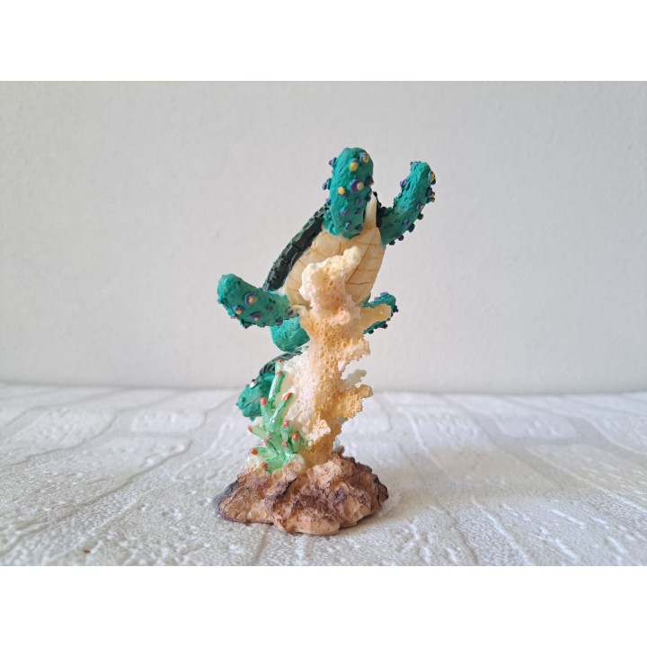 Schildpadden en koraal, donkgroen, kunsthars 11.5x5.5x10.5cm - dierfiguren