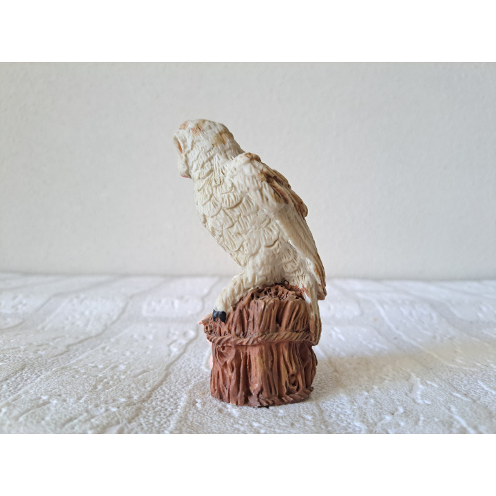 Uil op een boomstronk, kunsthars 5.5x5x10cm - dierfiguren Uil op een boomstronk, kunsthars 5.5x5x10cm - dierfiguren