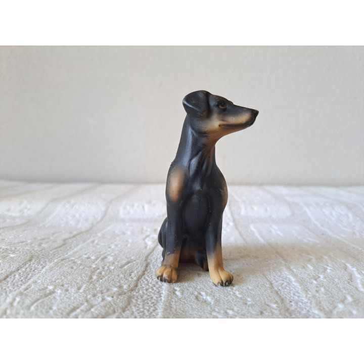 Dobermann hond, RFA Porselein 5x3x7.5cm - dierfiguren