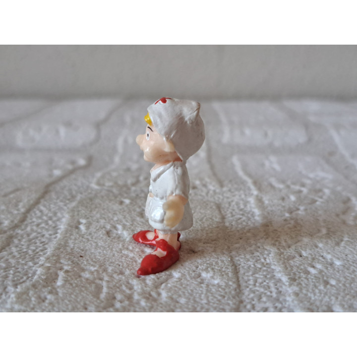 Verpleegster, Rodekruis, Euro play, rubber 2.5x1.5x3.5cm - beeldjes