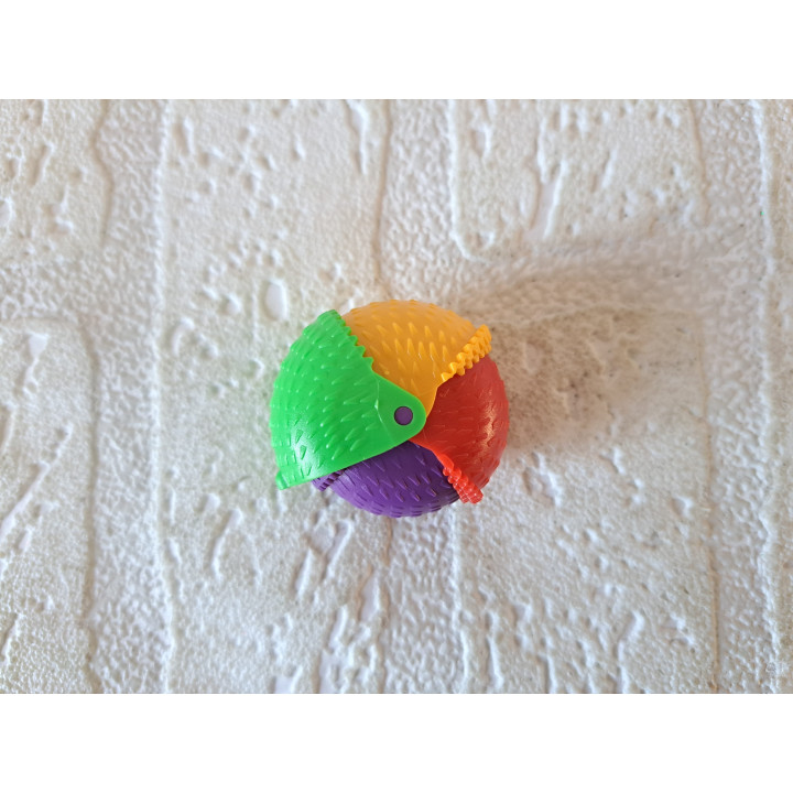 Egel, Ferrero 2002, kunststof  2.5x3.5cm - ferrero
