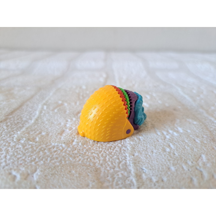Egel met zonnebril, Ferrero 2002, kunststof  2.5x3.5cm - ferrero