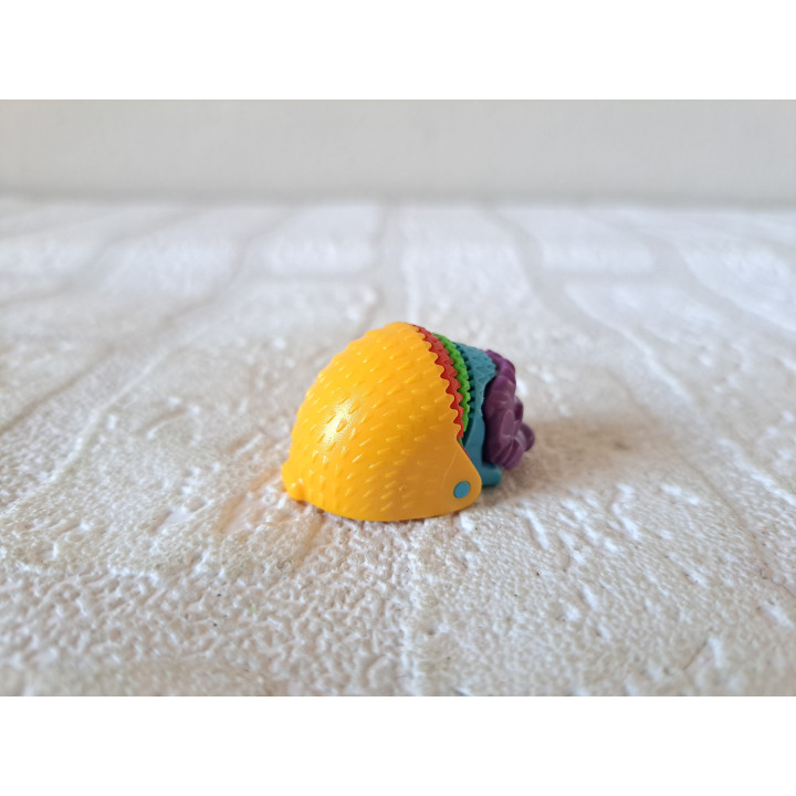 Egel met zonnebril, Ferrero 2002, kunststof  2.5x3.5cm paars - ferrero