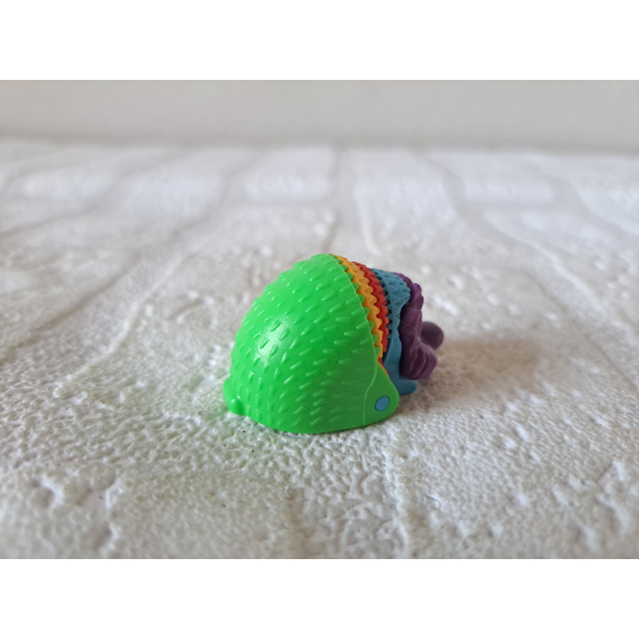 Egel, Ferrero 2002, kunststof  2.5x3.5cm paars - ferrero
