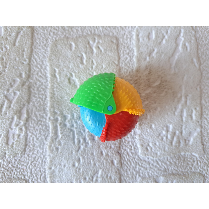 Egel, Ferrero 2002, kunststof  2.5x3.5cm paars - ferrero