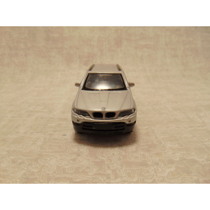 BMW X6 1:41 Maisto Zilverkleurig Schaalmodel