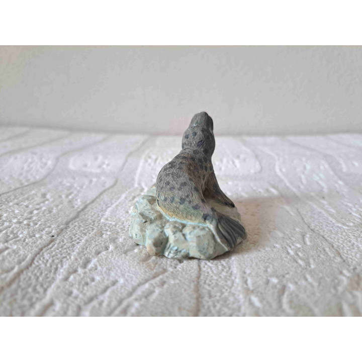 Zeehond op ijsschots met kop omhoog, kunsthars 7x5x5.5cm - dierfiguren