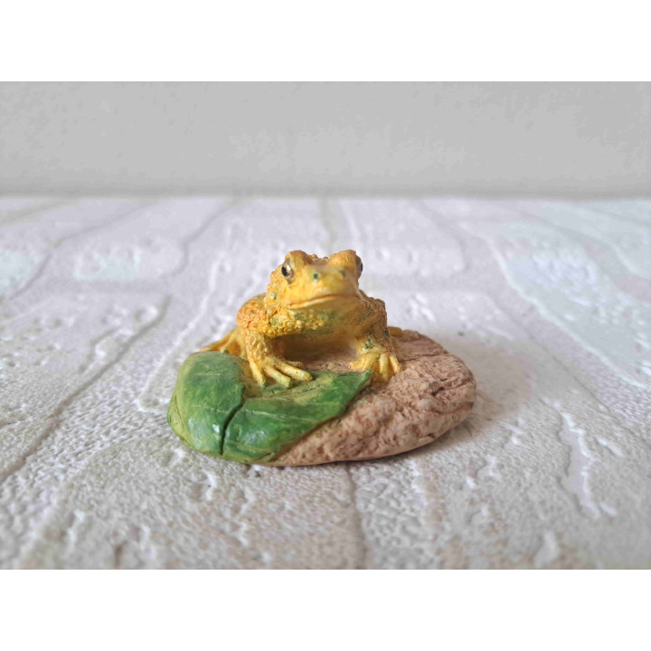 Puerto Ricaanse kuifpad, kunsthars 5.5x6x3.5cm - dierfiguren