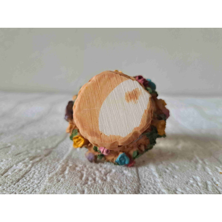 Konijn met bloem in schudbol, kunsthars-glas D6x6.5cm - dierfiguren