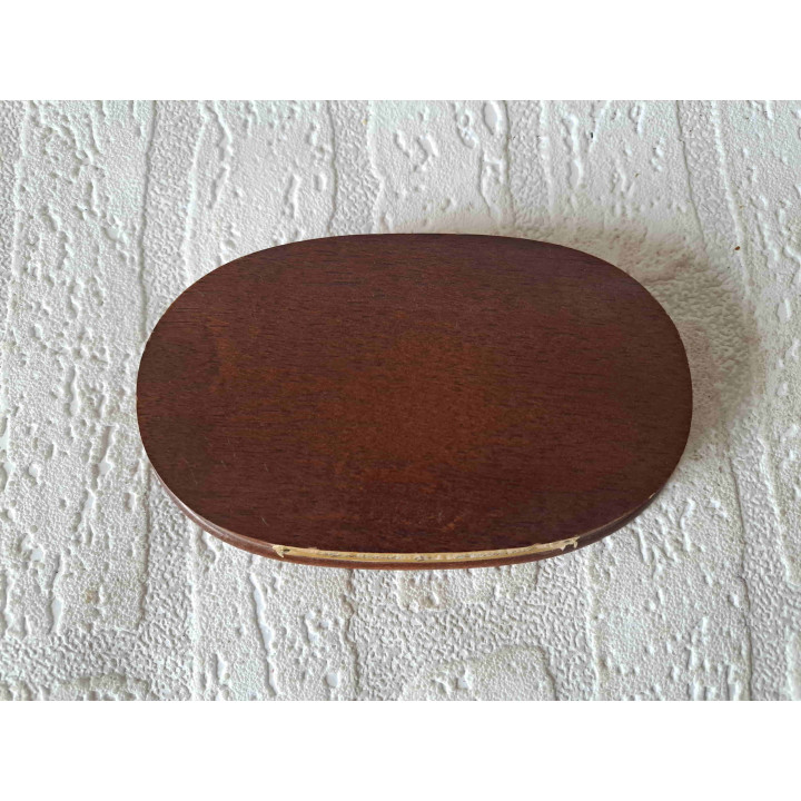 Eekhoorn met jong en boomstronk, porselein-hout 15x9x12cm - dierfiguren