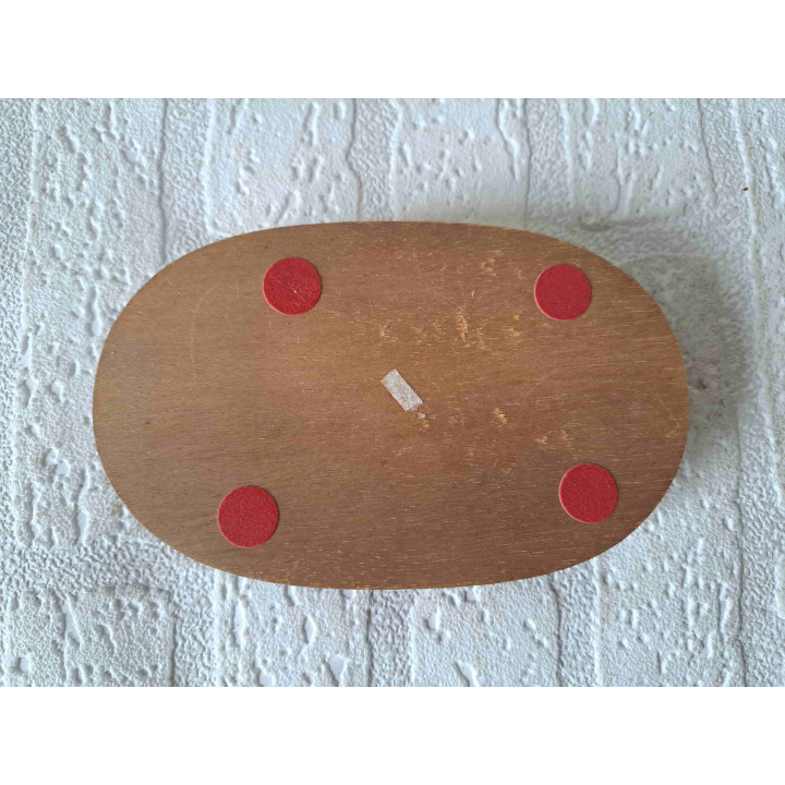 Eekhoorn met jong en boomstronk, porselein-hout 15x9x12cm - dierfiguren