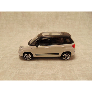 Fiat 500L sedan Bburago 1:43 wit