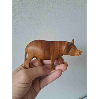 Stier van handsnijwerk, hout 13x5x7cm