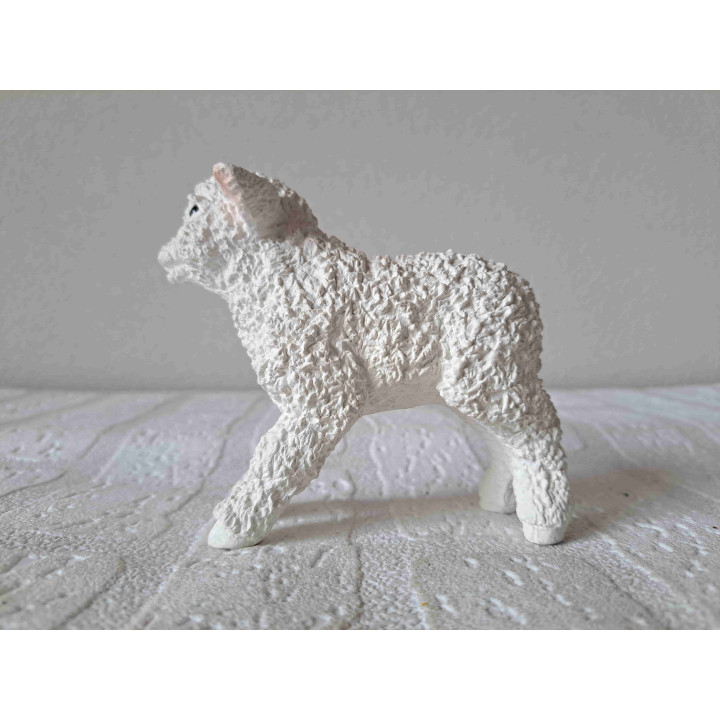 Lam jong schaap, keramiek 11x5.5x10cm - dierfiguren