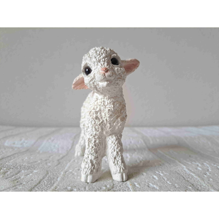 Lam jong schaap, keramiek 11x5.5x10cm - dierfiguren