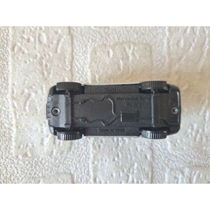 Mercedes Benz ML 320 1:64 Maisto - modelauto
