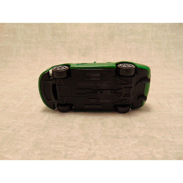 Shelby series one cabrio Bburago 1:43 groen