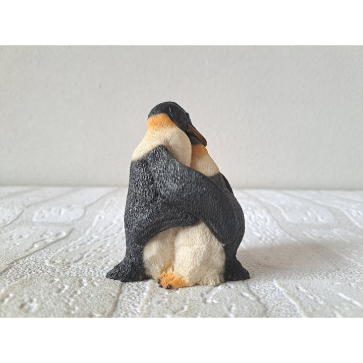 Knuffelende pinguins, kunsthars Castagna 6.5x5x8cm