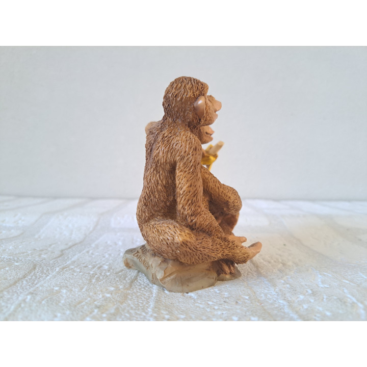 Apen met banaan, kunsthars Castagna Italië 10x7.5x10cm - dierfiguren
