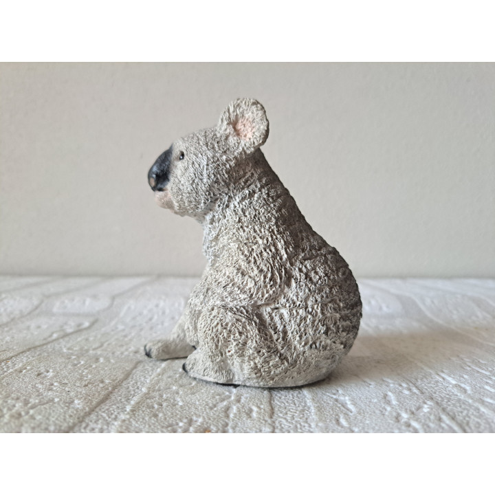 Rechtzittend koala, kunsthars 9x7x11cm - dierfiguren