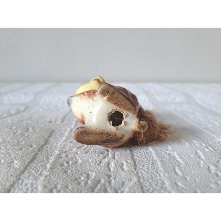 Eekhoorn met stoffen staart, porselein 6x4x8cm - dierfiguren
