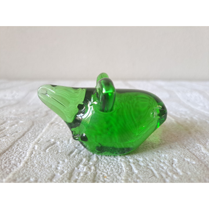 Muis van massief groen glas 8x4x4.5cm