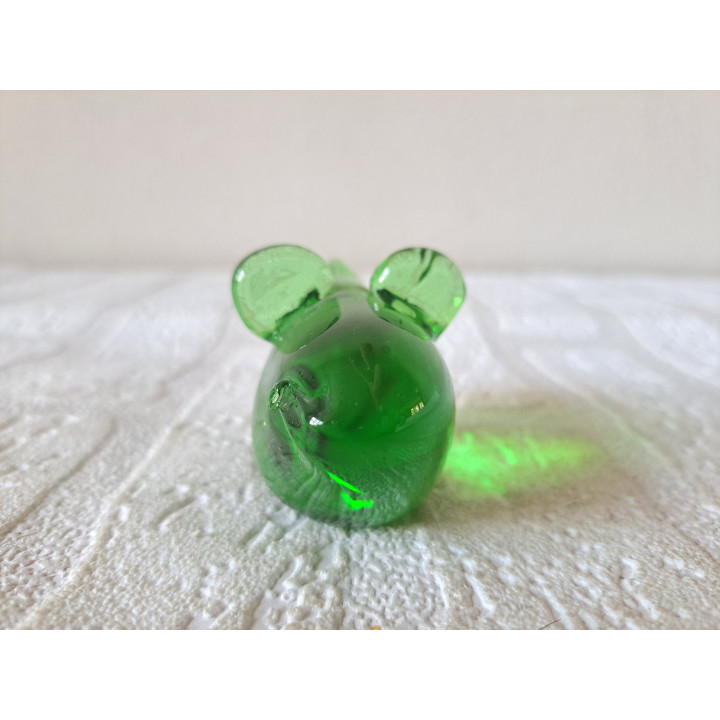 Muis van massief groen glas 8x4x4.5cm