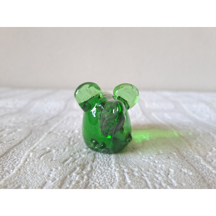 Muis van massief groen glas 8x4x4.5cm
