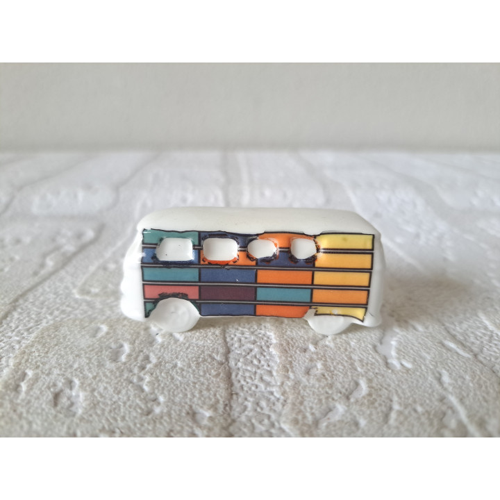 Volkswagen combi bus met kleuren, porselein 6x2x2.5cm - handgemaakt