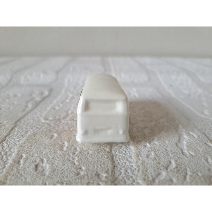 Volkswagen combi bus met kleuren, porselein 6x2x2.5cm - handgemaakt