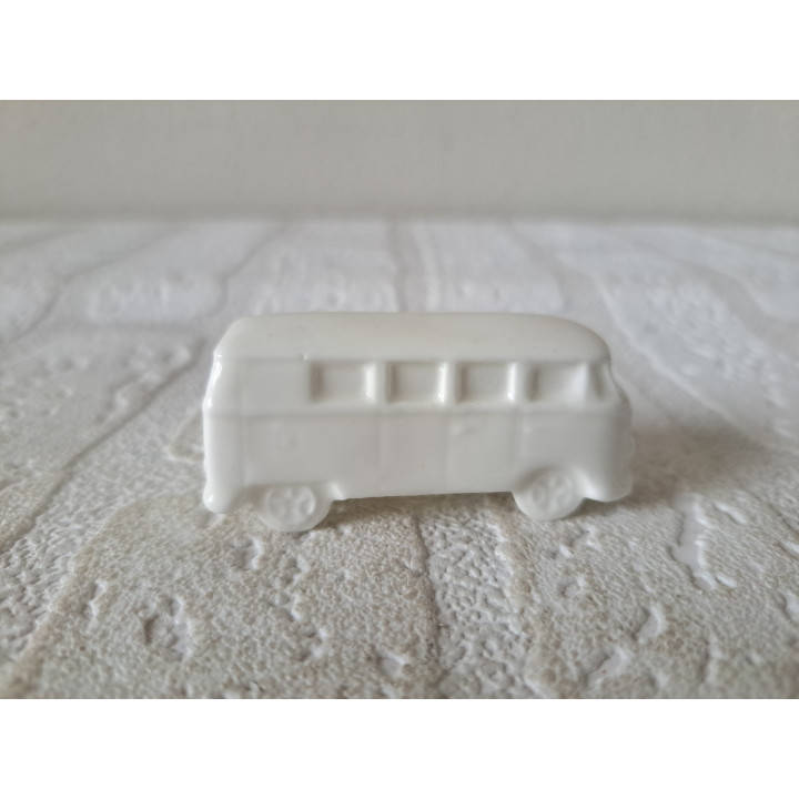 Volkswagen combi bus met kleuren, porselein 6x2x2.5cm - handgemaakt