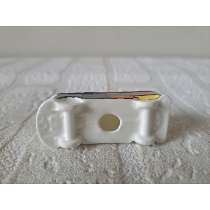 Volkswagen combi bus met kleuren, porselein 6x2x2.5cm - handgemaakt