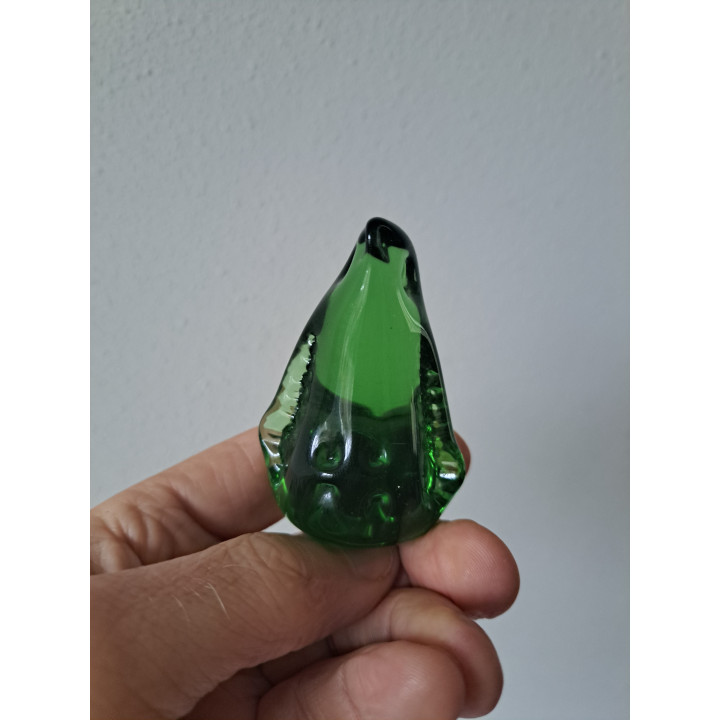 Groene pinguïn van massief glas 5x4x7cm
