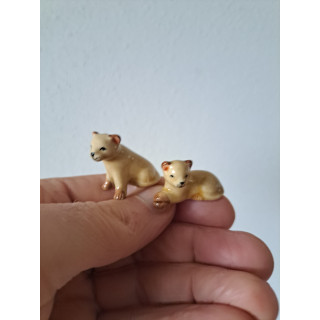 Set jonge leeuwen Welpen, porselein 3x1x2cm