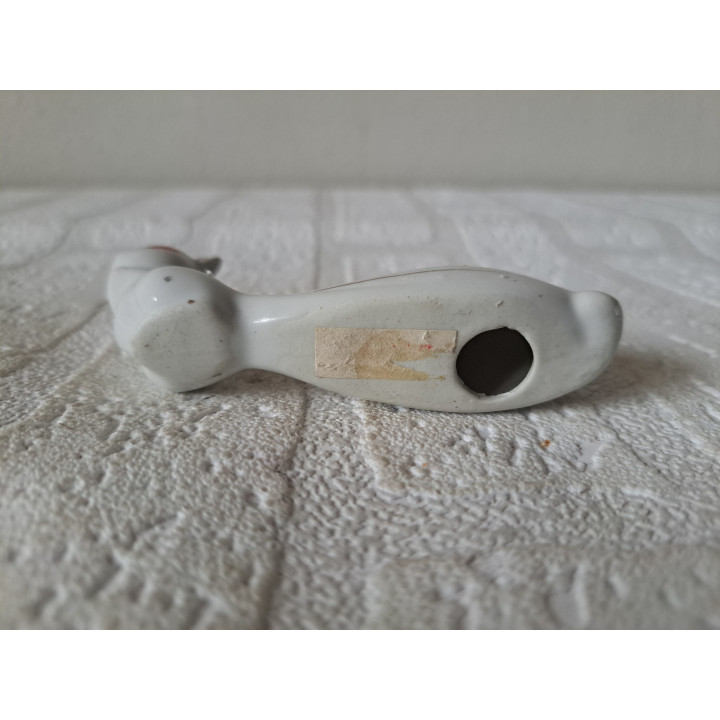 Eekhoorn met lange staart, porselein 9.5x2.5x4cm - dierfiguren