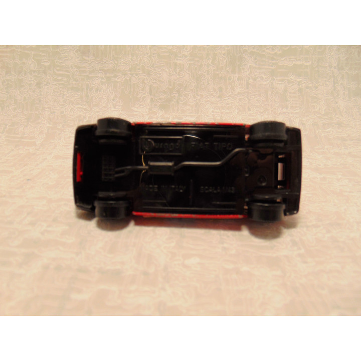 Fiat Tipo Pioneer rally Bburago 1:43 rood