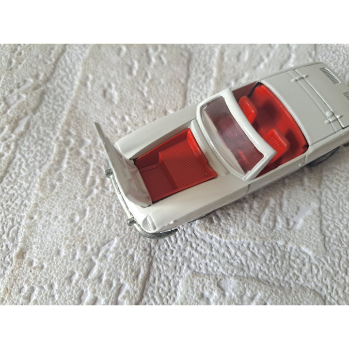 Seat Fiat 850 Spyder Auto Pilen 1:43 - modelauto