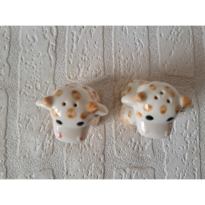 Giraffen met strik peper en zoutstel, porselein 6x6x8cm - peper en zoutstellen