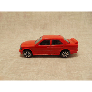 Mercedes 190E sedan Bburago 1:43 rood
