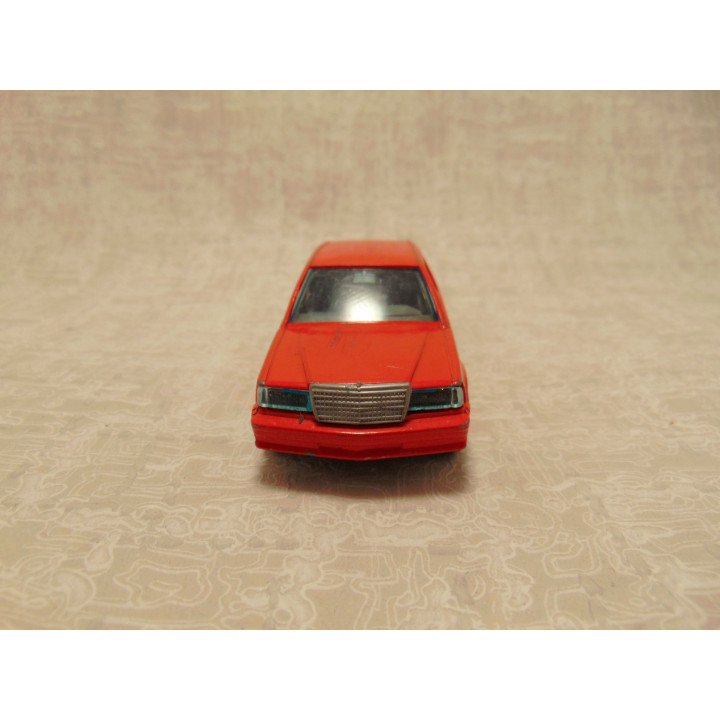 Mercedes 190E sedan Bburago 1:43 rood