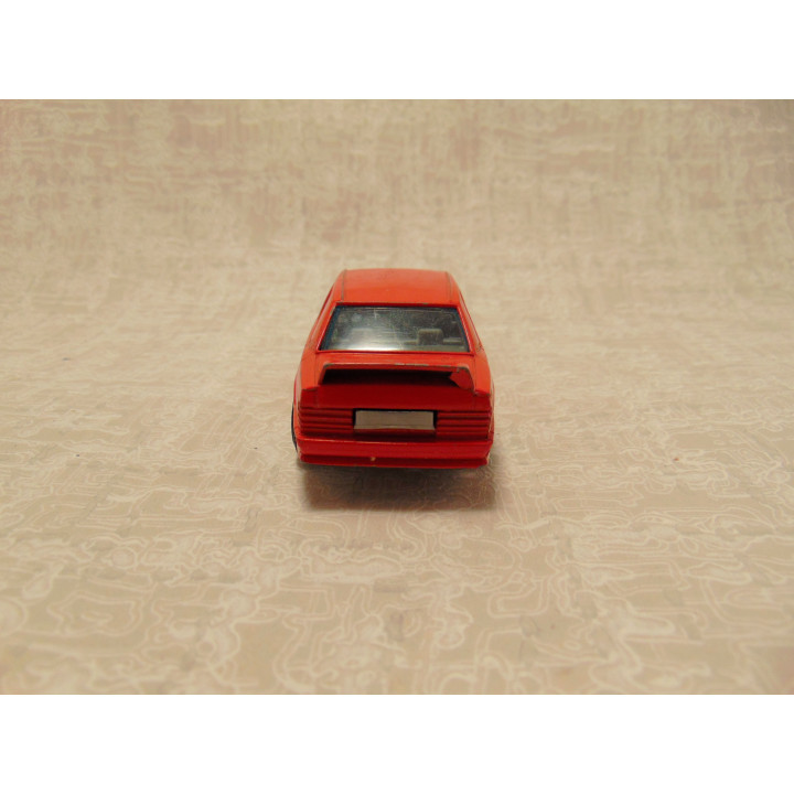 Mercedes 190E sedan Bburago 1:43 rood