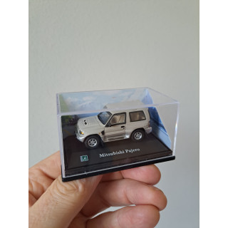 Mitsubishi Pajero SWB Cararama - Hongwell 1:72