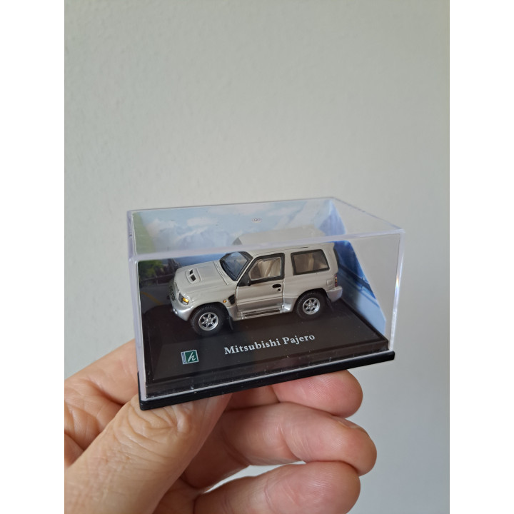 Mitsubishi Pajero SWB Cararama - Hongwell 1:72