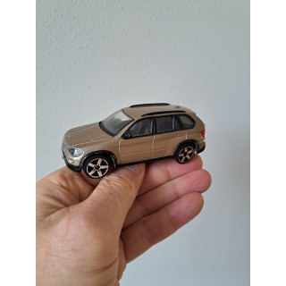 Bmw X5 1:43 Bburago goudkleurig