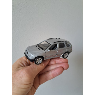Bmw X5 1:38 Welly zilverkleurig