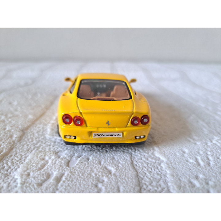 Ferrari 550 Maranello Maisto 1:43 geel - modelauto